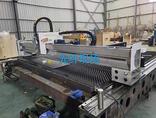 為什么金屬切割要選擇光纖激光切割機？